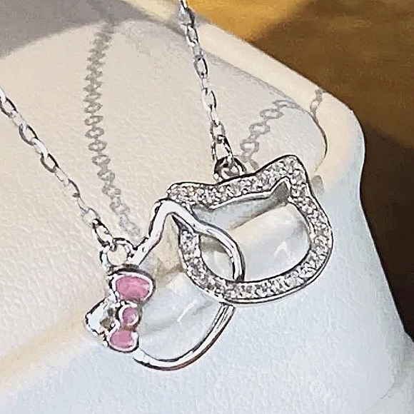 Hello Kitty Crystal Double Ring Clavical Chain Pendant Necklace - Picture 2 of 4